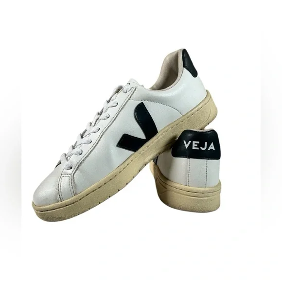 Veja Women’s Urca CWL Casual Sneakers - Picture 9 of 13